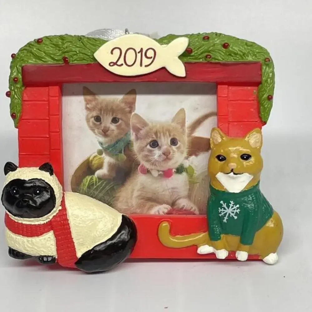 Cats‎ in Sweaters Photo Holder Christmas Ornament Family Pet Hallmark 2019 NWT